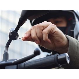 funda-smartphone-universal-magnetica-shapeheart-retrovisor-moto-scooter-sphretro-7